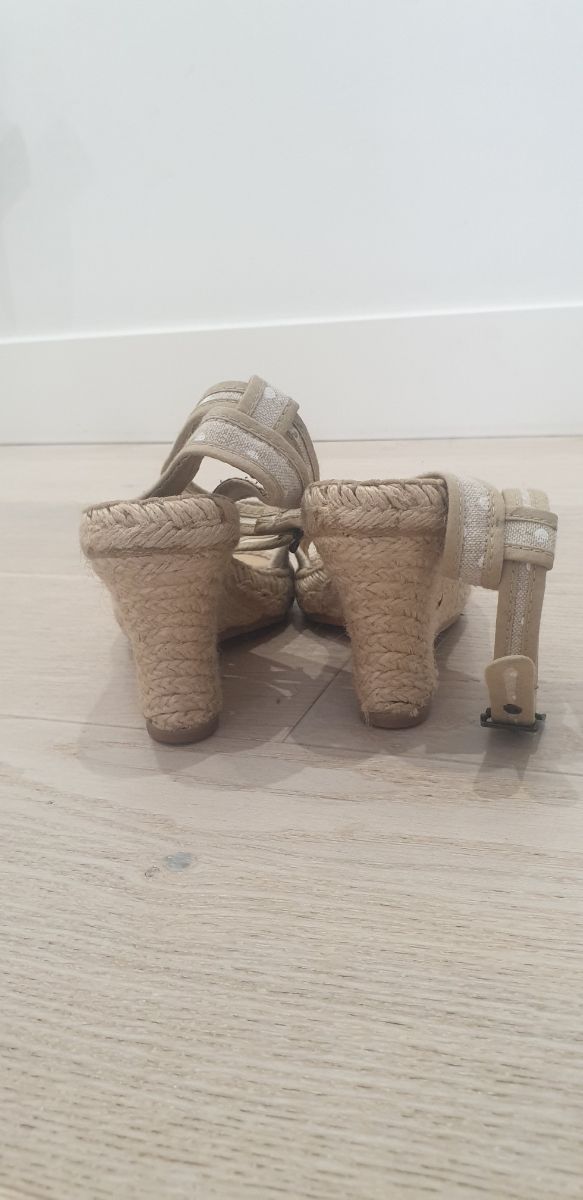 Sandalias La Cadena-cuña beige