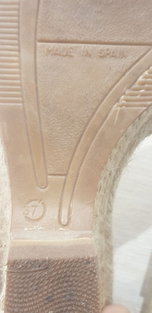 Sandalias La Cadena-cuña beige