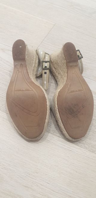 Sandalias La Cadena-cuña beige