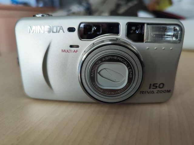 Minolta Riva Zoom 150: Cámara compacta