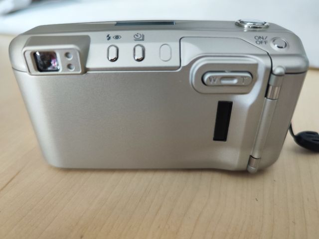 Minolta Riva Zoom 150: Cámara compacta