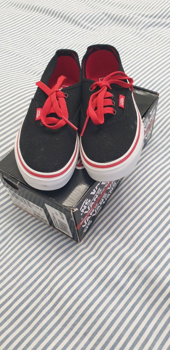 Vans Authentic negras rojas n°30