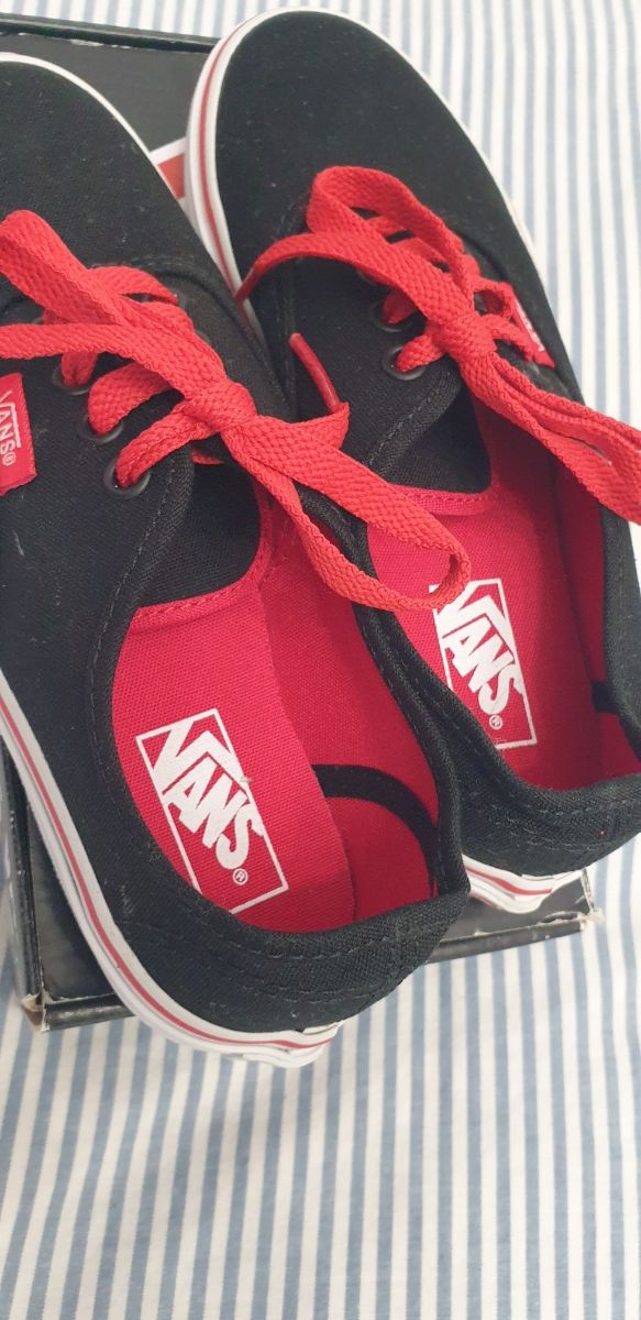 Vans Authentic negras rojas n°30