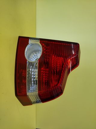 PILOTO TRASERO DERECHO VOLVO S40