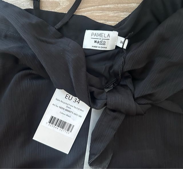 Vestido corto NA-KD NUEVO