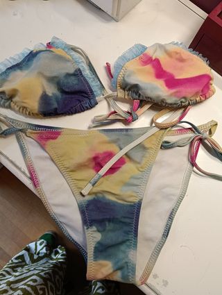 Bikini multicolor con purpurina