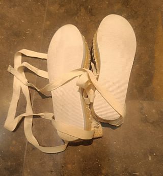 Alpargatas negras y beige, talla 36