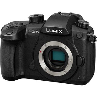 Panasonic Lumix GH5 + Objetivo 12-60mm