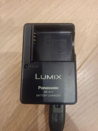 Cargador Panasonic Lumix DE-A12
