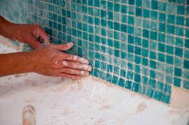 Reparación piscinas: pintura y azulejo