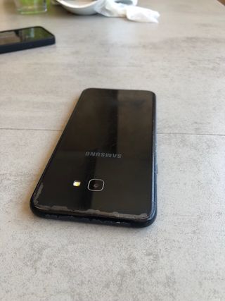 Samsung Galaxy J7 con pantalla rota pero funciona