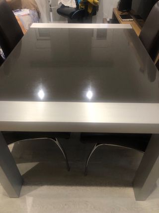 Mesa cristal, aluminio y 4 sillas