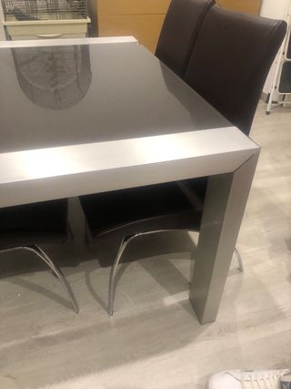 Mesa cristal, aluminio y 4 sillas