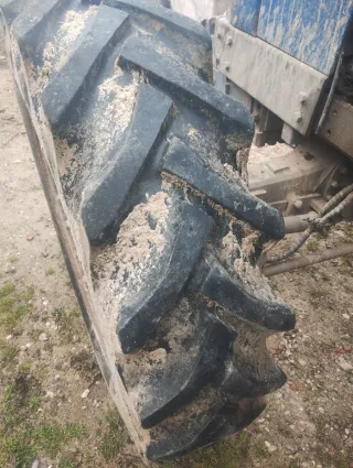 Ebro 6100 Tractor - Sincronizado