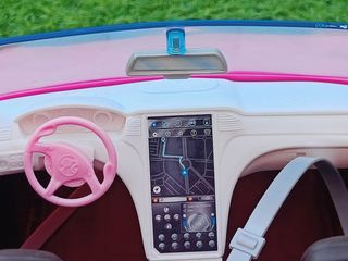 Coche Barbie descapotable rosa