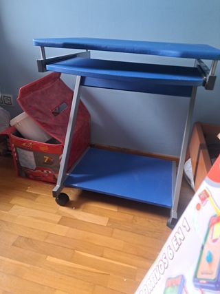 Escritorio infantil azul