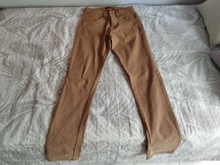 Pantalones chinos marrón hombre