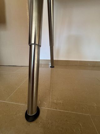 Escritorio esquinero madera patas aluminio