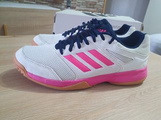 Zapatillas Adidas blancas y rosas - Talla 40