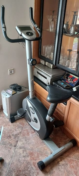 Bicicleta estática BH Fitness