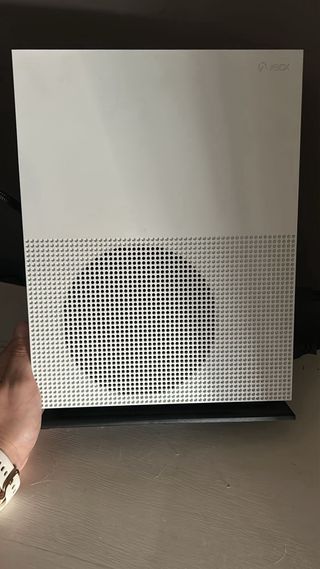 Xbox 360 One bianca + 5 giochi + 2 controller