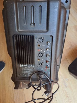 Dos Altavoz Skytec 170313 con trípode, cable conex