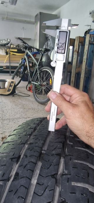 Neumático 225/70/R15CP