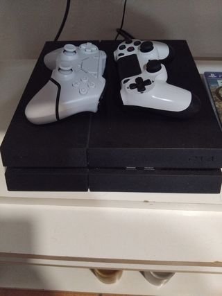 PS4 Slim 500GB + 2 juegos
