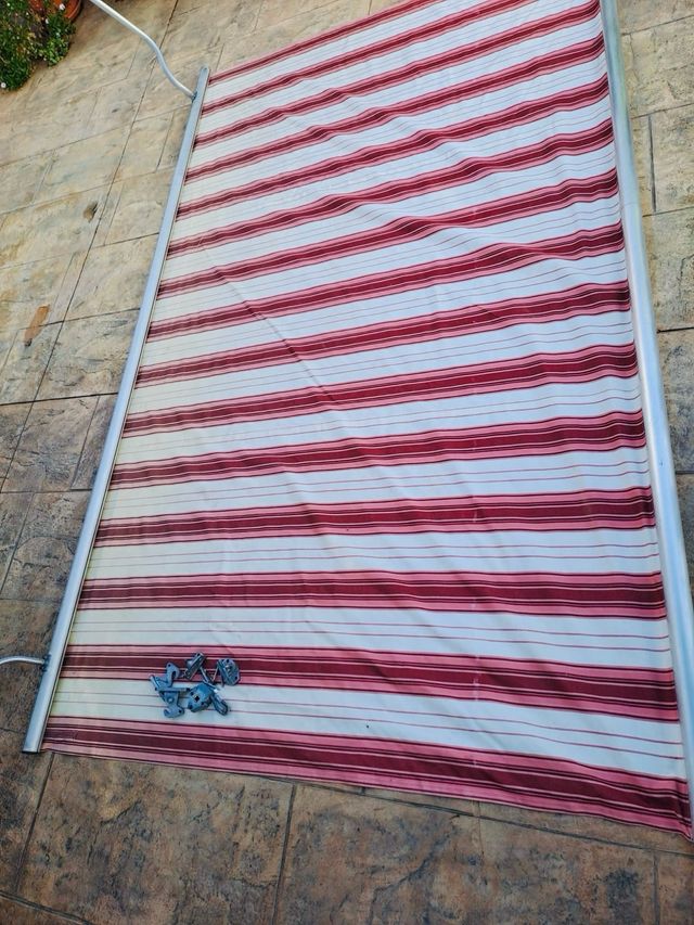 Toldo rayas rojas y blancas 3.40x2m