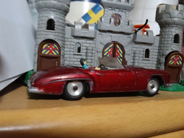Mercedes-Benz 190 SL (1:43) rosso