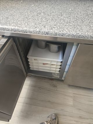 Mesa refrigerada Coreco - 290L