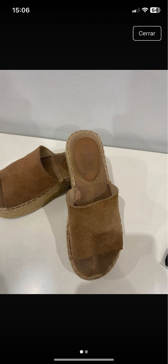 Alpargatas cuña marrones.