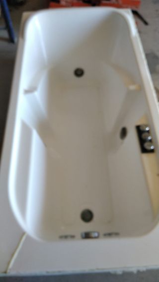 Bañera hidromasaje acrílica blanca