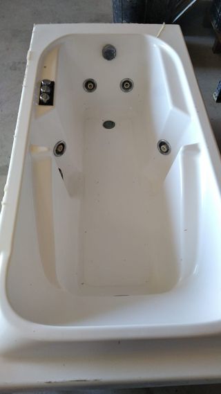 Bañera hidromasaje acrílica blanca