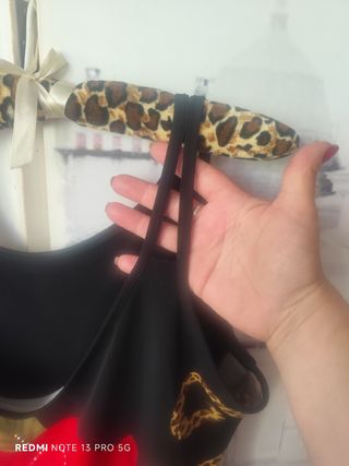 Top tirantes leopardo-rosa roja