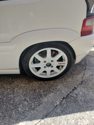 Llantas 15" Saxo VTS blancas..