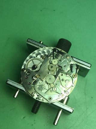 Tecnico de Reparacion de relojes