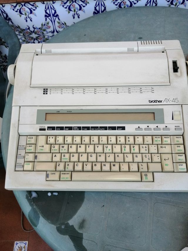 Macchina da scrivere Brother AX-45