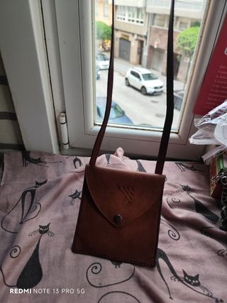 Bolso bandolera piel marrón artesanal