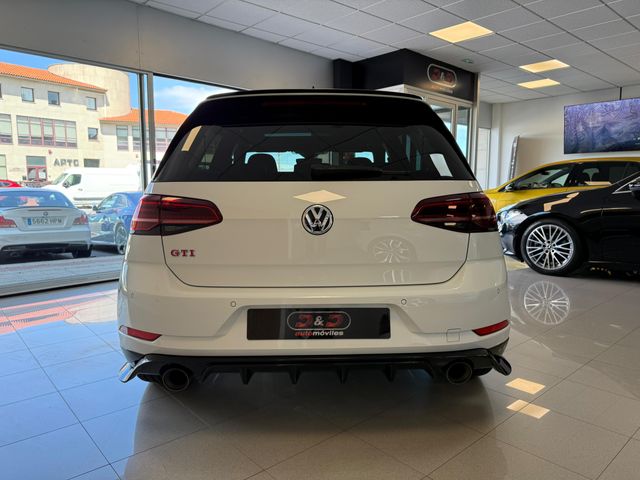 Volkswagen Golf GTI TCR Akrapovic 