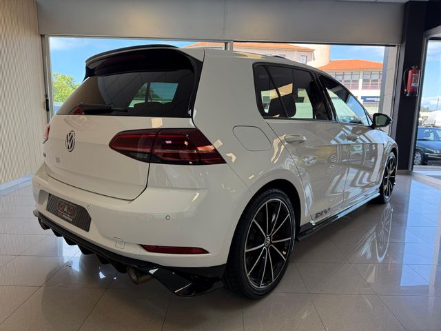 Volkswagen Golf GTI TCR Akrapovic 
