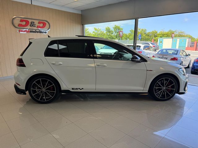 Volkswagen Golf GTI TCR Akrapovic 
