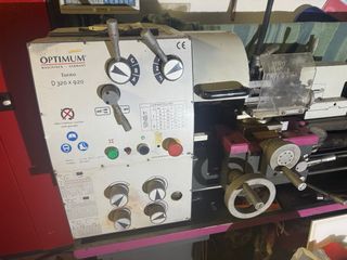Torno Optimum D320x920 con visualizador DPA 2000