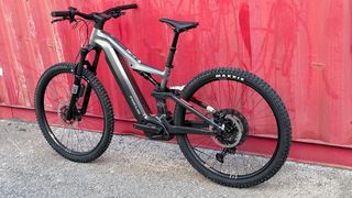 Bicicleta eléctrica FOCUS TRON2 6.8 ABS