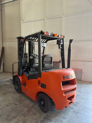 Carretilla elevadora HELI.