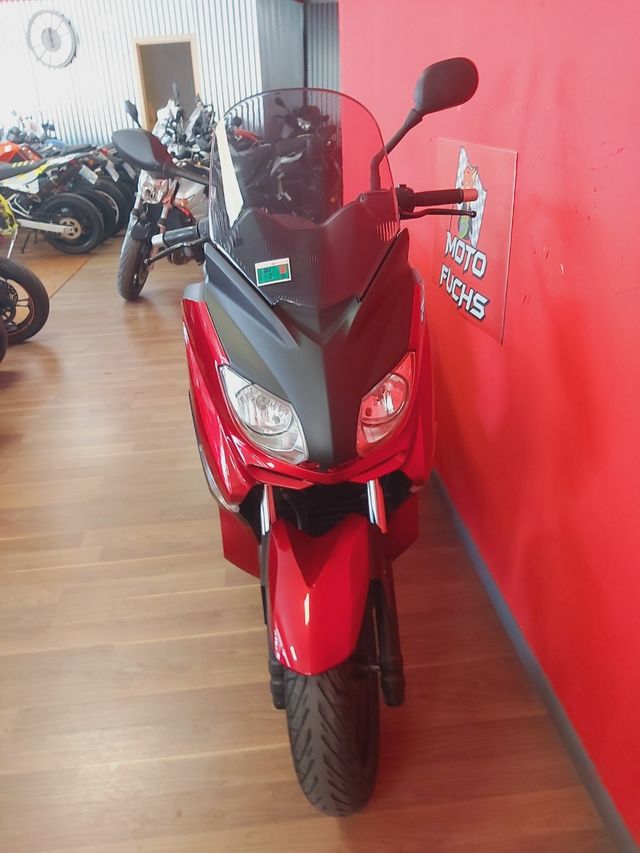Yamaha XMAX 125 R