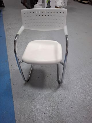 2 Sillas oficina - Gris y Blanca