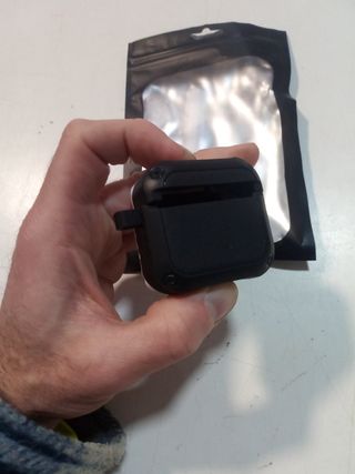 Custodia AirPods 4 + Kit Pulizia