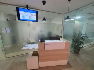 Despacho oficina: Camilla + material