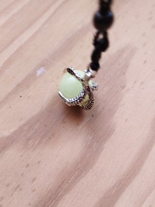 Colgante Collar de Garra Oscura con bola brillante